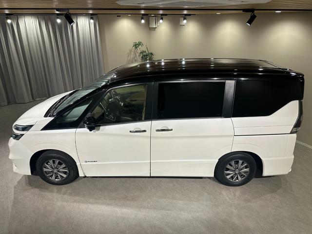 セレナ ｅ－パワー　ハイウェイスターＶ　プロパイロット　プレミアムインテリア　純正１０インチナビ／ＴＶ／ＣＤ／ＤＶＤ／Ｂｌｕ－ｒａｙ／Ｂｌｕｅｔｏｏｔｈ　アランドビューモニター　ＥＴＣ　純正後席モニター　シート＆ステアリングヒーター（16枚目）