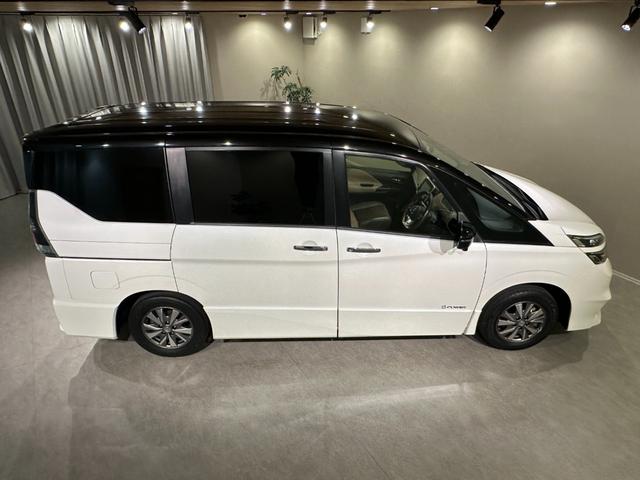 セレナ ｅ－パワー　ハイウェイスターＶ　プロパイロット　プレミアムインテリア　純正１０インチナビ／ＴＶ／ＣＤ／ＤＶＤ／Ｂｌｕ－ｒａｙ／Ｂｌｕｅｔｏｏｔｈ　アランドビューモニター　ＥＴＣ　純正後席モニター　シート＆ステアリングヒーター（18枚目）
