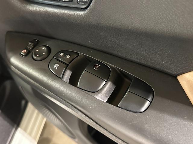 セレナ ｅ－パワー　ハイウェイスターＶ　プロパイロット　プレミアムインテリア　純正１０インチナビ／ＴＶ／ＣＤ／ＤＶＤ／Ｂｌｕ－ｒａｙ／Ｂｌｕｅｔｏｏｔｈ　アランドビューモニター　ＥＴＣ　純正後席モニター　シート＆ステアリングヒーター（31枚目）