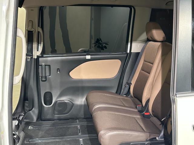 セレナ ｅ－パワー　ハイウェイスターＶ　プロパイロット　プレミアムインテリア　純正１０インチナビ／ＴＶ／ＣＤ／ＤＶＤ／Ｂｌｕ－ｒａｙ／Ｂｌｕｅｔｏｏｔｈ　アランドビューモニター　ＥＴＣ　純正後席モニター　シート＆ステアリングヒーター（42枚目）