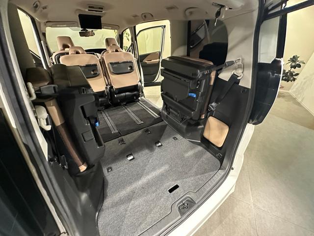 セレナ ｅ－パワー　ハイウェイスターＶ　プロパイロット　プレミアムインテリア　純正１０インチナビ／ＴＶ／ＣＤ／ＤＶＤ／Ｂｌｕ－ｒａｙ／Ｂｌｕｅｔｏｏｔｈ　アランドビューモニター　ＥＴＣ　純正後席モニター　シート＆ステアリングヒーター（55枚目）