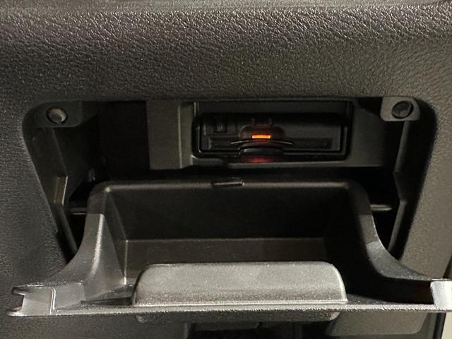 セレナ ｅ－パワー　ハイウェイスターＶ　プロパイロット　プレミアムインテリア　純正１０インチナビ／ＴＶ／ＣＤ／ＤＶＤ／Ｂｌｕ－ｒａｙ／Ｂｌｕｅｔｏｏｔｈ　アランドビューモニター　ＥＴＣ　純正後席モニター　シート＆ステアリングヒーター（73枚目）