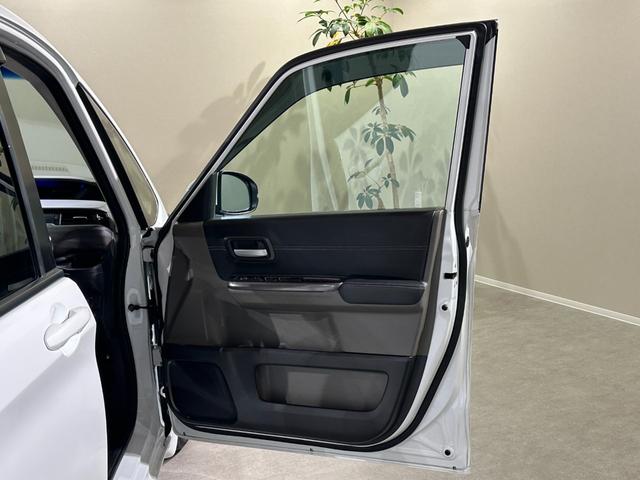 フリードハイブリッド ハイブリッド・Ｇホンダセンシング　６人乗り　両側パワスラドア　Ｓパッケージ／本革ステアリング／ハーフレザーコンビシート／純正１５インチアルミ　純正ナビ／ＴＶ／ＤＶＤ／ＣＤ／Ｂｌｕｅｔｏｏｔｈ　後席モニター　バックモニター　ＥＴＣ（30枚目）