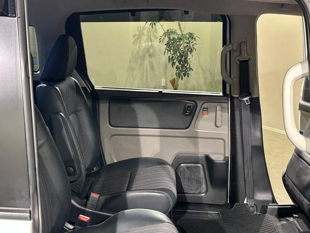 フリードハイブリッド ハイブリッド・Ｇホンダセンシング　６人乗り　両側パワスラドア　Ｓパッケージ／本革ステアリング／ハーフレザーコンビシート／純正１５インチアルミ　純正ナビ／ＴＶ／ＤＶＤ／ＣＤ／Ｂｌｕｅｔｏｏｔｈ　後席モニター　バックモニター　ＥＴＣ（43枚目）