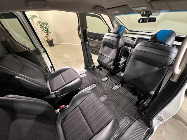 フリードハイブリッド ハイブリッド・Ｇホンダセンシング　６人乗り　両側パワスラドア　Ｓパッケージ／本革ステアリング／ハーフレザーコンビシート／純正１５インチアルミ　純正ナビ／ＴＶ／ＤＶＤ／ＣＤ／Ｂｌｕｅｔｏｏｔｈ　後席モニター　バックモニター　ＥＴＣ（45枚目）