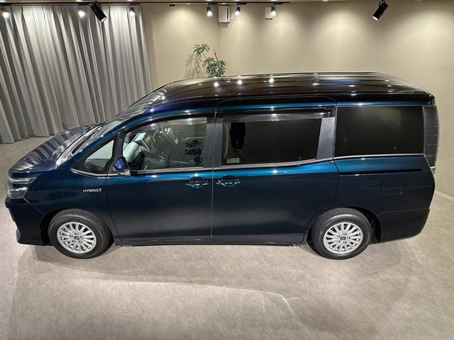ヴォクシー ハイブリッドV 純正ナヒ/TV/CD/DVD/Bluetooth 後席モニター バックモニター ETC 両側パワスラドア シートヒーター LEDライト/フォグライト クルコン 置くだけ充電(16枚目)