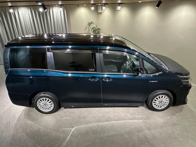 ヴォクシー ハイブリッドV 純正ナヒ/TV/CD/DVD/Bluetooth 後席モニター バックモニター ETC 両側パワスラドア シートヒーター LEDライト/フォグライト クルコン 置くだけ充電(17枚目)