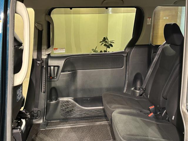 ヴォクシー ハイブリッドV 純正ナヒ/TV/CD/DVD/Bluetooth 後席モニター バックモニター ETC 両側パワスラドア シートヒーター LEDライト/フォグライト クルコン 置くだけ充電(43枚目)