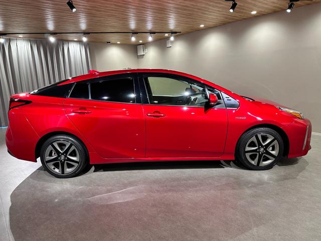 プリウス Sツーリングセレクション 純正9インチナビ/TV/CD/DVD/Bluetooth バックモニター ブラックレザーシート/ヒーター付 純正17インチアルミ ETC ドラレコ LEDライト/フォグライト レーダークルーズ(17枚目)