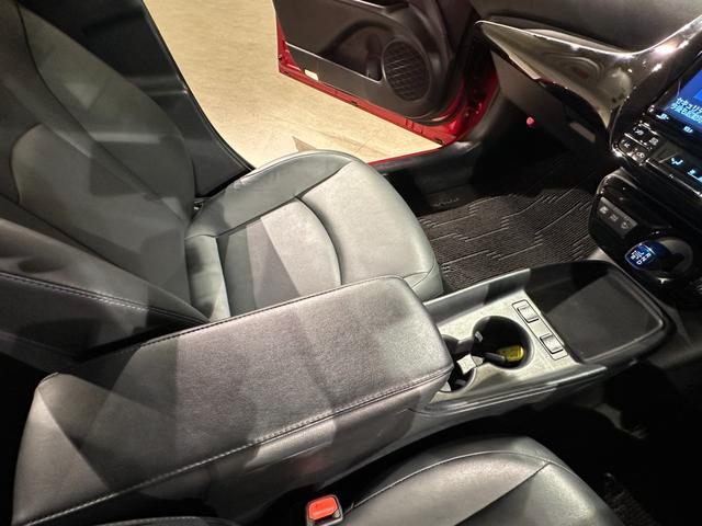 プリウス Sツーリングセレクション 純正9インチナビ/TV/CD/DVD/Bluetooth バックモニター ブラックレザーシート/ヒーター付 純正17インチアルミ ETC ドラレコ LEDライト/フォグライト レーダークルーズ(37枚目)