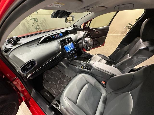 プリウス Sツーリングセレクション 純正9インチナビ/TV/CD/DVD/Bluetooth バックモニター ブラックレザーシート/ヒーター付 純正17インチアルミ ETC ドラレコ LEDライト/フォグライト レーダークルーズ(41枚目)