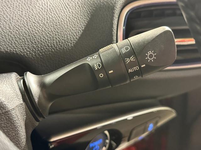 プリウス Sツーリングセレクション 純正9インチナビ/TV/CD/DVD/Bluetooth バックモニター ブラックレザーシート/ヒーター付 純正17インチアルミ ETC ドラレコ LEDライト/フォグライト レーダークルーズ(60枚目)