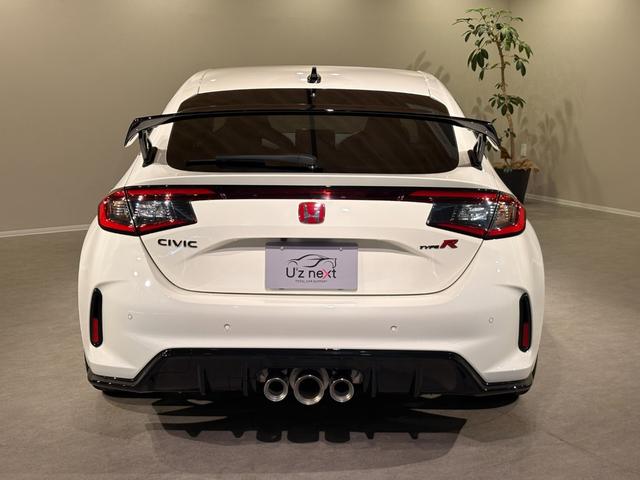 �O���X�u���b�N�E���A�f�B�t���[�U�[