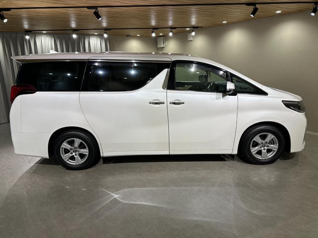 アルファード ２．５Ｘ　両側パワスラドア　純正ナビ／ＣＤ／Ｂｌｕｅｔｏｏｔｈ　バックモニター　ＥＴＣ　トヨタセーフティセンス　プリクラッシュ　レーダークルーズ　レーンアシスト（18枚目）