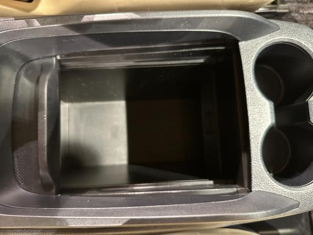 アルファード ２．５Ｘ　両側パワスラドア　純正ナビ／ＣＤ／Ｂｌｕｅｔｏｏｔｈ　バックモニター　ＥＴＣ　トヨタセーフティセンス　プリクラッシュ　レーダークルーズ　レーンアシスト（37枚目）
