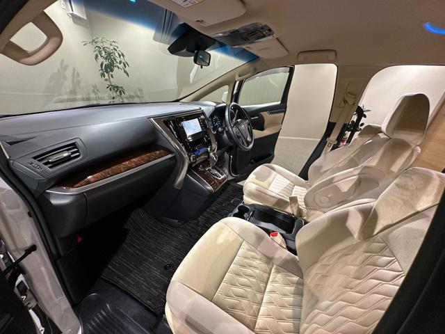 アルファード ２．５Ｘ　両側パワスラドア　純正ナビ／ＣＤ／Ｂｌｕｅｔｏｏｔｈ　バックモニター　ＥＴＣ　トヨタセーフティセンス　プリクラッシュ　レーダークルーズ　レーンアシスト（38枚目）