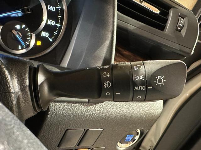 アルファード ２．５Ｘ　両側パワスラドア　純正ナビ／ＣＤ／Ｂｌｕｅｔｏｏｔｈ　バックモニター　ＥＴＣ　トヨタセーフティセンス　プリクラッシュ　レーダークルーズ　レーンアシスト（65枚目）