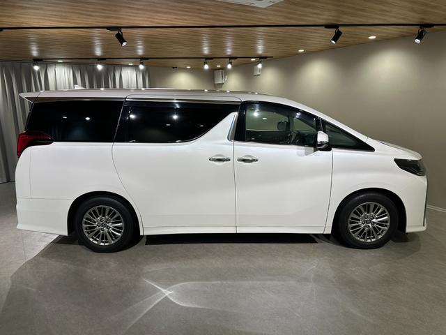 アルファード ２．５Ｓ　Ｃパッケージ　純正マルチディスプレイオーディオ／ナビ／ＴＶ／ＣＤ／ＤＶＤ／ＵＳＢ／Ａｐｐｌｅ　ＣａｒＰｌａｙ／ＭｉｒａｃａｓｔＲ／Ｂｌｕｅｔｏｏｔｈ　　２．０ＥＴＣ／バックモニター　純正後席モニター　デジタルミラー（16枚目）