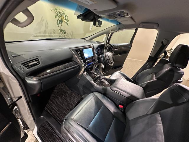 アルファード ２．５Ｓ　Ｃパッケージ　純正マルチディスプレイオーディオ／ナビ／ＴＶ／ＣＤ／ＤＶＤ／ＵＳＢ／Ａｐｐｌｅ　ＣａｒＰｌａｙ／ＭｉｒａｃａｓｔＲ／Ｂｌｕｅｔｏｏｔｈ　　２．０ＥＴＣ／バックモニター　純正後席モニター　デジタルミラー（32枚目）