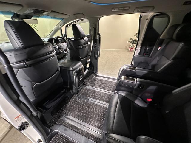 アルファード ２．５Ｓ　Ｃパッケージ　純正マルチディスプレイオーディオ／ナビ／ＴＶ／ＣＤ／ＤＶＤ／ＵＳＢ／Ａｐｐｌｅ　ＣａｒＰｌａｙ／ＭｉｒａｃａｓｔＲ／Ｂｌｕｅｔｏｏｔｈ　　２．０ＥＴＣ／バックモニター　純正後席モニター　デジタルミラー（40枚目）