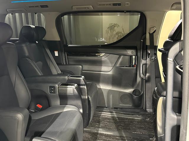 アルファード ２．５Ｓ　Ｃパッケージ　純正マルチディスプレイオーディオ／ナビ／ＴＶ／ＣＤ／ＤＶＤ／ＵＳＢ／Ａｐｐｌｅ　ＣａｒＰｌａｙ／ＭｉｒａｃａｓｔＲ／Ｂｌｕｅｔｏｏｔｈ　　２．０ＥＴＣ／バックモニター　純正後席モニター　デジタルミラー（42枚目）