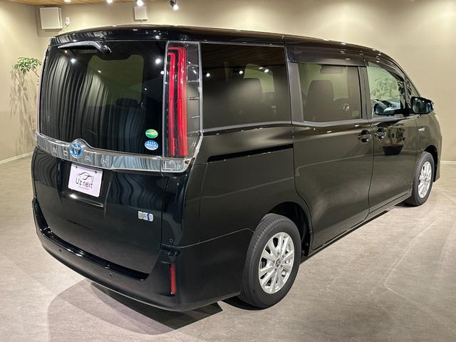 ノア ハイブリッドＧ　両側パワスラドア　シートヒーター　純正９インチナビ／ＴＶ／ＣＤ／ＤＶＤ／Ｂｌｕｅｔｏｏｔｈ　後席モニター　バックモニター　ドラレコ　ＥＴＣ　クルコン　トヨタセーフティセンス　ＬＥＤライト　フォグライト（17枚目）