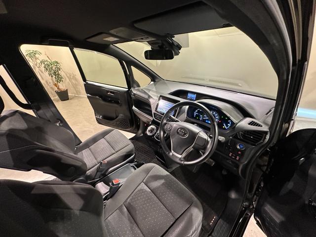 ノア ハイブリッドＧ　両側パワスラドア　シートヒーター　純正９インチナビ／ＴＶ／ＣＤ／ＤＶＤ／Ｂｌｕｅｔｏｏｔｈ　後席モニター　バックモニター　ドラレコ　ＥＴＣ　クルコン　トヨタセーフティセンス　ＬＥＤライト　フォグライト（31枚目）