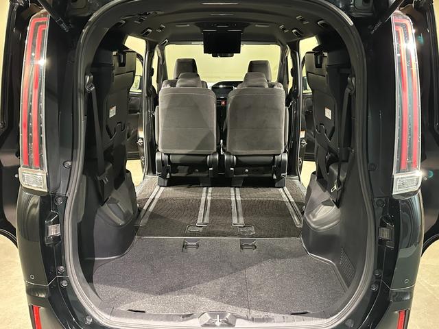 ノア ハイブリッドＧ　両側パワスラドア　シートヒーター　純正９インチナビ／ＴＶ／ＣＤ／ＤＶＤ／Ｂｌｕｅｔｏｏｔｈ　後席モニター　バックモニター　ドラレコ　ＥＴＣ　クルコン　トヨタセーフティセンス　ＬＥＤライト　フォグライト（52枚目）