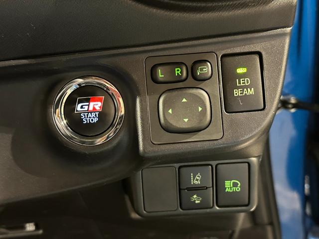 アクア G GRスポーツ・17インチパッケージ 純正9インチナビ/TV/CD/DVD/Bluetooth バックモニター 2.0ET Cクルコン GRスポーツ17インチアルミ/エアロパーツ/シート/ステアリング/シフトノブ LEDライトフォグライト(64枚目)