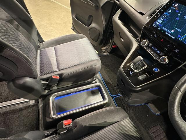 セレナ ｅ－パワー　ハイウェイスターＶ　プロパイロット　純正１０インチナビ／ＴＶ／ＣＤ／ＤＶＤ／Ｂｌｕ－ｒａｙ／ＨＤＭＩ／Ｂｌｕｅｔｏｏｔｈ　アランドビューモニター　ドラレコ　ＥＴＣ　純正１６インチアルミ　ＬＥＤライト（33枚目）