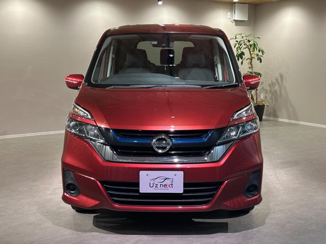 セレナ ｅ－パワー　ＸＶ　セカンドスライドアップシート　　両側パワスラドア　純正ナビ／ＣＤ／ＤＶＤ／Ｂｌｕｅｔｏｏｔｈ　バックモニター　シート＆ステアリングヒーター　純正１５インチアルミ　ＬＥＤライト　ＥＴＣ　クルコン（10枚目）