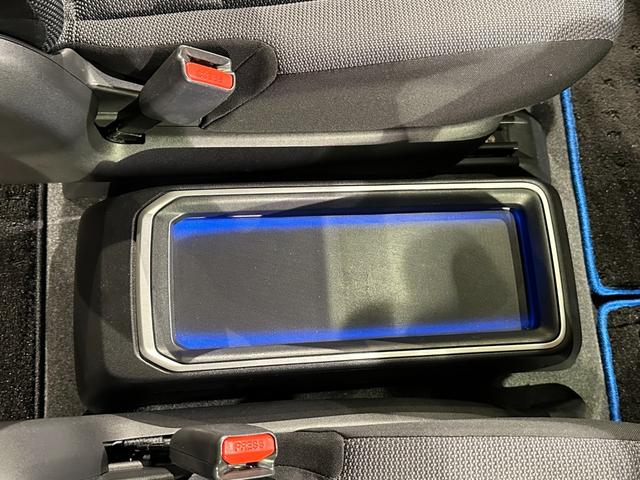 セレナ ｅ－パワー　ＸＶ　セカンドスライドアップシート　　両側パワスラドア　純正ナビ／ＣＤ／ＤＶＤ／Ｂｌｕｅｔｏｏｔｈ　バックモニター　シート＆ステアリングヒーター　純正１５インチアルミ　ＬＥＤライト　ＥＴＣ　クルコン（36枚目）