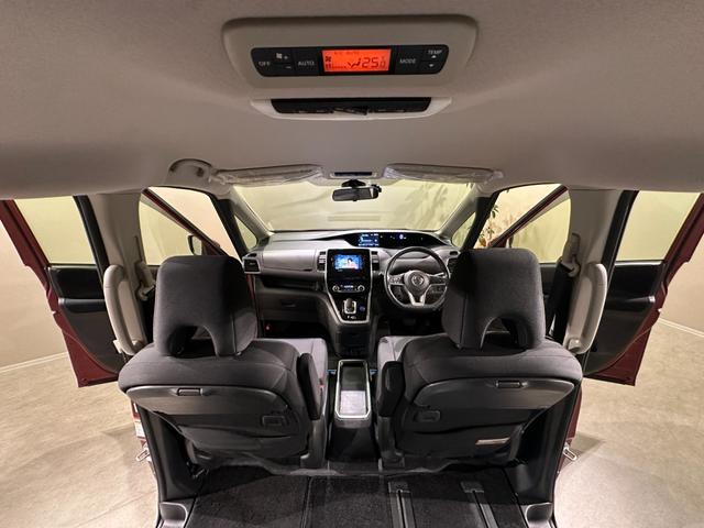 セレナ ｅ－パワー　ＸＶ　セカンドスライドアップシート　　両側パワスラドア　純正ナビ／ＣＤ／ＤＶＤ／Ｂｌｕｅｔｏｏｔｈ　バックモニター　シート＆ステアリングヒーター　純正１５インチアルミ　ＬＥＤライト　ＥＴＣ　クルコン（37枚目）