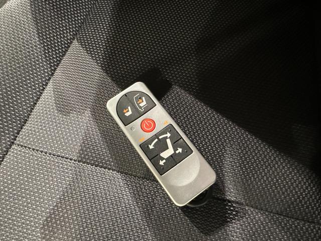 セレナ ｅ－パワー　ＸＶ　セカンドスライドアップシート　　両側パワスラドア　純正ナビ／ＣＤ／ＤＶＤ／Ｂｌｕｅｔｏｏｔｈ　バックモニター　シート＆ステアリングヒーター　純正１５インチアルミ　ＬＥＤライト　ＥＴＣ　クルコン（48枚目）