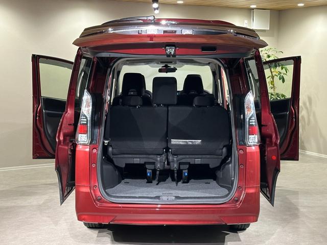 セレナ ｅ－パワー　ＸＶ　セカンドスライドアップシート　　両側パワスラドア　純正ナビ／ＣＤ／ＤＶＤ／Ｂｌｕｅｔｏｏｔｈ　バックモニター　シート＆ステアリングヒーター　純正１５インチアルミ　ＬＥＤライト　ＥＴＣ　クルコン（52枚目）