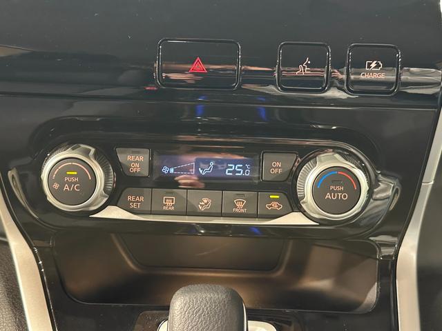 セレナ ｅ－パワー　ＸＶ　セカンドスライドアップシート　　両側パワスラドア　純正ナビ／ＣＤ／ＤＶＤ／Ｂｌｕｅｔｏｏｔｈ　バックモニター　シート＆ステアリングヒーター　純正１５インチアルミ　ＬＥＤライト　ＥＴＣ　クルコン（67枚目）