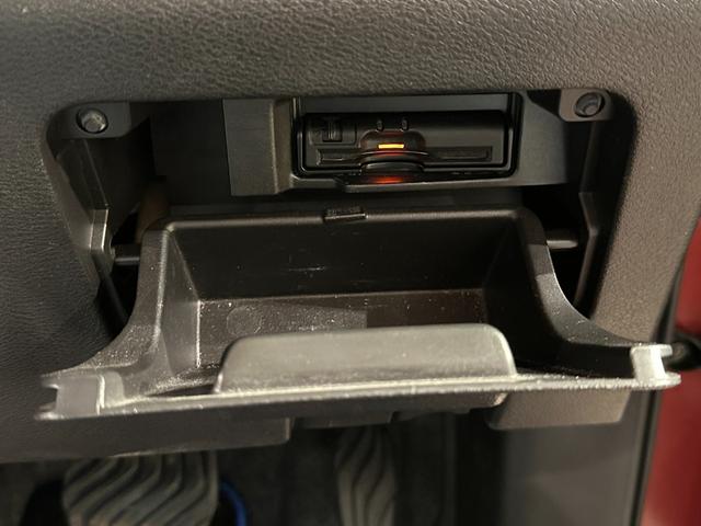 セレナ ｅ－パワー　ＸＶ　セカンドスライドアップシート　　両側パワスラドア　純正ナビ／ＣＤ／ＤＶＤ／Ｂｌｕｅｔｏｏｔｈ　バックモニター　シート＆ステアリングヒーター　純正１５インチアルミ　ＬＥＤライト　ＥＴＣ　クルコン（73枚目）