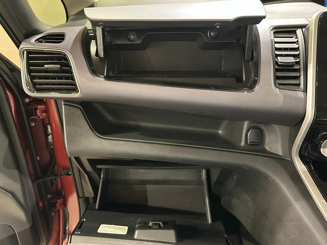 セレナ ｅ－パワー　ＸＶ　セカンドスライドアップシート　　両側パワスラドア　純正ナビ／ＣＤ／ＤＶＤ／Ｂｌｕｅｔｏｏｔｈ　バックモニター　シート＆ステアリングヒーター　純正１５インチアルミ　ＬＥＤライト　ＥＴＣ　クルコン（78枚目）