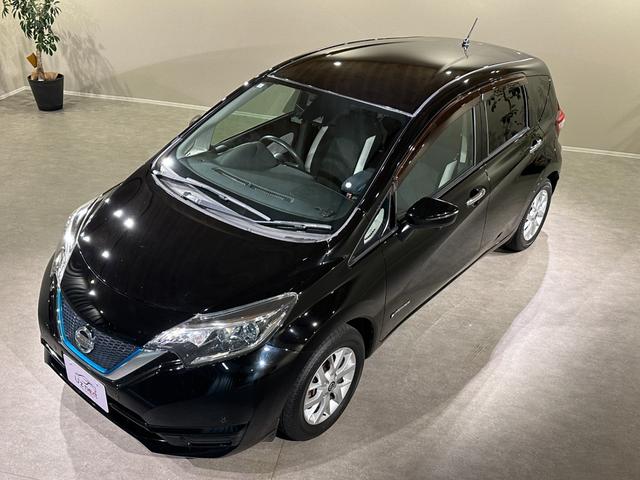 ノート ｅ－パワー　Ｘ　純正ナビ／ＴＶ／ＣＤ／ＤＶＤ／Ｂｌｕ－ｒａｙ／Ｂｌｕｅｔｏｏｔｈ　ＥＴＣ　アランドビューモニター　デジタルインナーミラー　純正１５インチアルミ　ＬＥＤライト（8枚目）