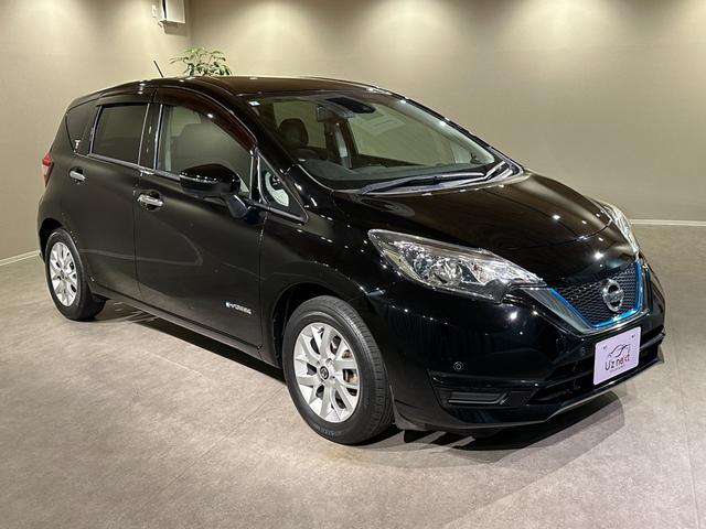 ノート ｅ－パワー　Ｘ　純正ナビ／ＴＶ／ＣＤ／ＤＶＤ／Ｂｌｕ－ｒａｙ／Ｂｌｕｅｔｏｏｔｈ　ＥＴＣ　アランドビューモニター　デジタルインナーミラー　純正１５インチアルミ　ＬＥＤライト（12枚目）