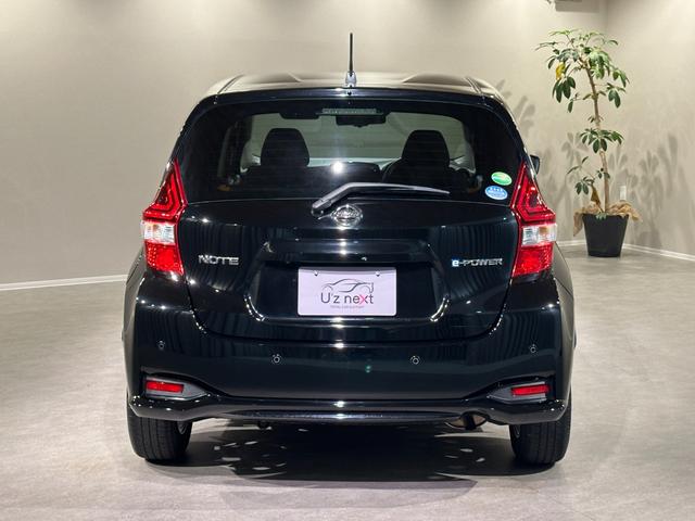 ノート ｅ－パワー　Ｘ　純正ナビ／ＴＶ／ＣＤ／ＤＶＤ／Ｂｌｕ－ｒａｙ／Ｂｌｕｅｔｏｏｔｈ　ＥＴＣ　アランドビューモニター　デジタルインナーミラー　純正１５インチアルミ　ＬＥＤライト（21枚目）