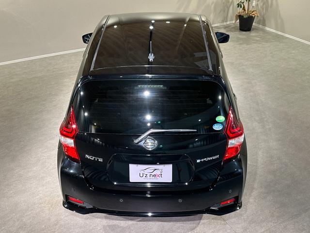 ノート ｅ－パワー　Ｘ　純正ナビ／ＴＶ／ＣＤ／ＤＶＤ／Ｂｌｕ－ｒａｙ／Ｂｌｕｅｔｏｏｔｈ　ＥＴＣ　アランドビューモニター　デジタルインナーミラー　純正１５インチアルミ　ＬＥＤライト（22枚目）