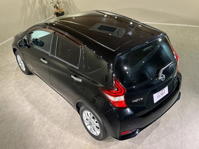 ノート ｅ－パワー　Ｘ　純正ナビ／ＴＶ／ＣＤ／ＤＶＤ／Ｂｌｕ－ｒａｙ／Ｂｌｕｅｔｏｏｔｈ　ＥＴＣ　アランドビューモニター　デジタルインナーミラー　純正１５インチアルミ　ＬＥＤライト（24枚目）