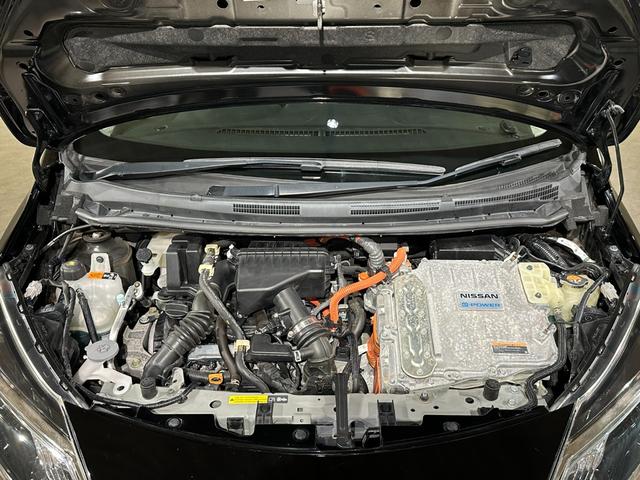 ノート ｅ－パワー　Ｘ　純正ナビ／ＴＶ／ＣＤ／ＤＶＤ／Ｂｌｕ－ｒａｙ／Ｂｌｕｅｔｏｏｔｈ　ＥＴＣ　アランドビューモニター　デジタルインナーミラー　純正１５インチアルミ　ＬＥＤライト（27枚目）