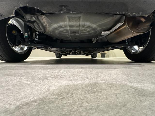 ノート ｅ－パワー　Ｘ　純正ナビ／ＴＶ／ＣＤ／ＤＶＤ／Ｂｌｕ－ｒａｙ／Ｂｌｕｅｔｏｏｔｈ　ＥＴＣ　アランドビューモニター　デジタルインナーミラー　純正１５インチアルミ　ＬＥＤライト（29枚目）