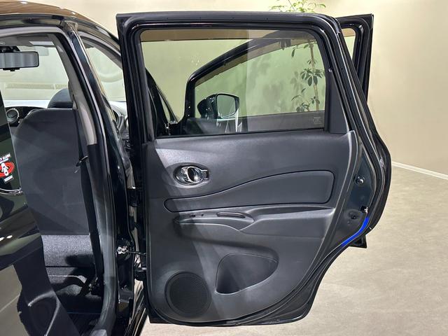 ノート ｅ－パワー　Ｘ　純正ナビ／ＴＶ／ＣＤ／ＤＶＤ／Ｂｌｕ－ｒａｙ／Ｂｌｕｅｔｏｏｔｈ　ＥＴＣ　アランドビューモニター　デジタルインナーミラー　純正１５インチアルミ　ＬＥＤライト（32枚目）