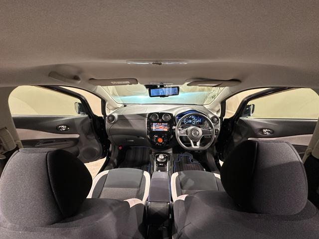 ノート ｅ－パワー　Ｘ　純正ナビ／ＴＶ／ＣＤ／ＤＶＤ／Ｂｌｕ－ｒａｙ／Ｂｌｕｅｔｏｏｔｈ　ＥＴＣ　アランドビューモニター　デジタルインナーミラー　純正１５インチアルミ　ＬＥＤライト（44枚目）