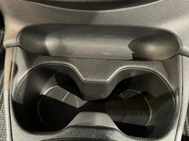 ノート ｅ－パワー　Ｘ　純正ナビ／ＴＶ／ＣＤ／ＤＶＤ／Ｂｌｕ－ｒａｙ／Ｂｌｕｅｔｏｏｔｈ　ＥＴＣ　アランドビューモニター　デジタルインナーミラー　純正１５インチアルミ　ＬＥＤライト（50枚目）