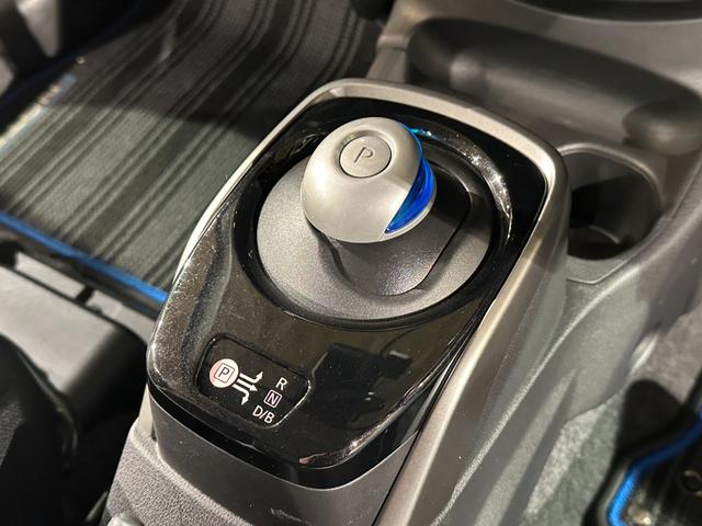 ノート ｅ－パワー　Ｘ　純正ナビ／ＴＶ／ＣＤ／ＤＶＤ／Ｂｌｕ－ｒａｙ／Ｂｌｕｅｔｏｏｔｈ　ＥＴＣ　アランドビューモニター　デジタルインナーミラー　純正１５インチアルミ　ＬＥＤライト（57枚目）