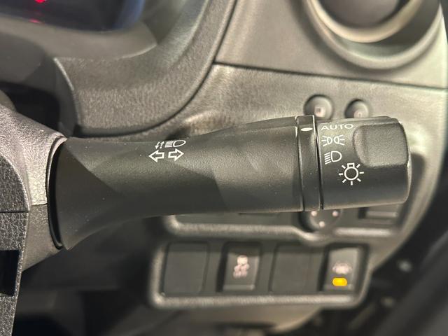 ノート ｅ－パワー　Ｘ　純正ナビ／ＴＶ／ＣＤ／ＤＶＤ／Ｂｌｕ－ｒａｙ／Ｂｌｕｅｔｏｏｔｈ　ＥＴＣ　アランドビューモニター　デジタルインナーミラー　純正１５インチアルミ　ＬＥＤライト（60枚目）